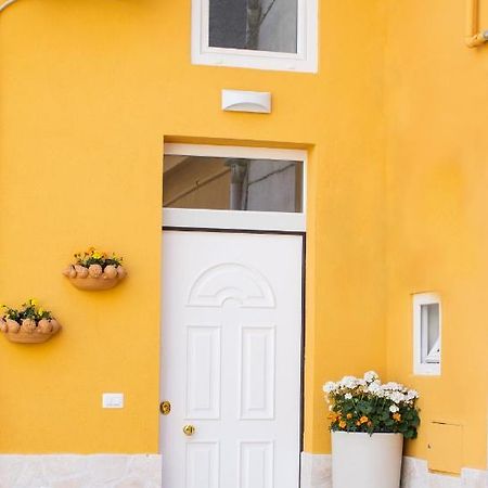 B&B La Corte In Centro Caserta Exterior photo
